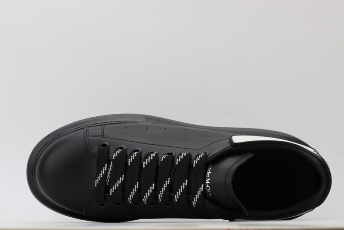 alex mcqu sneakers