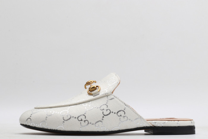 guc loafer