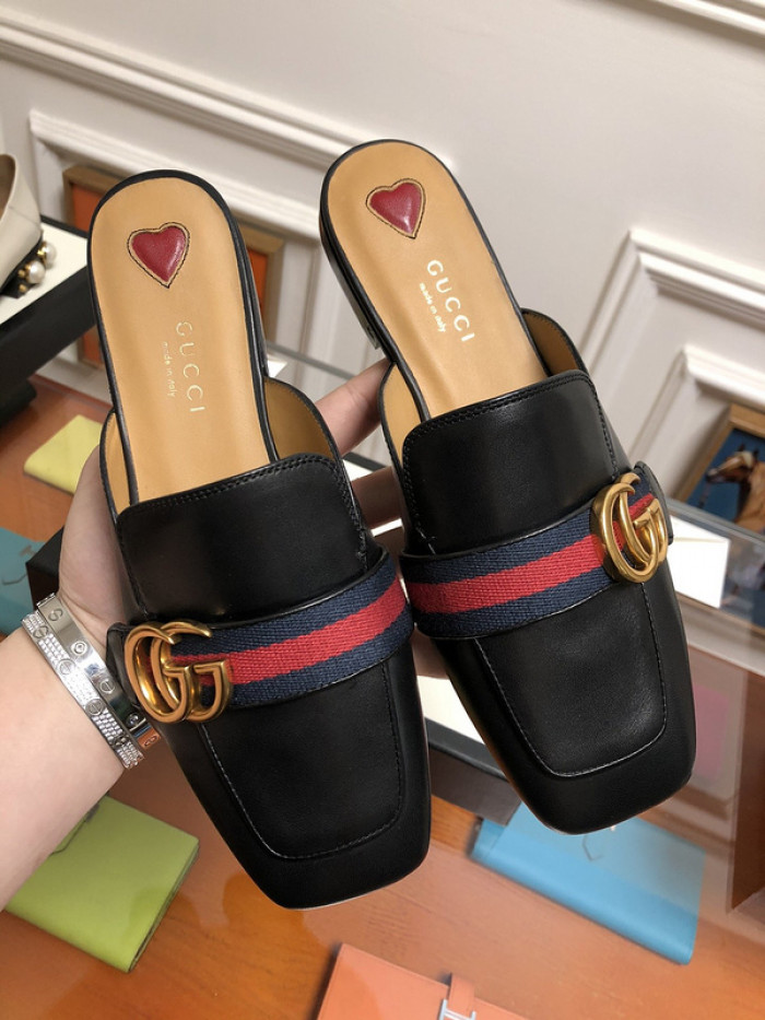 guc loafer