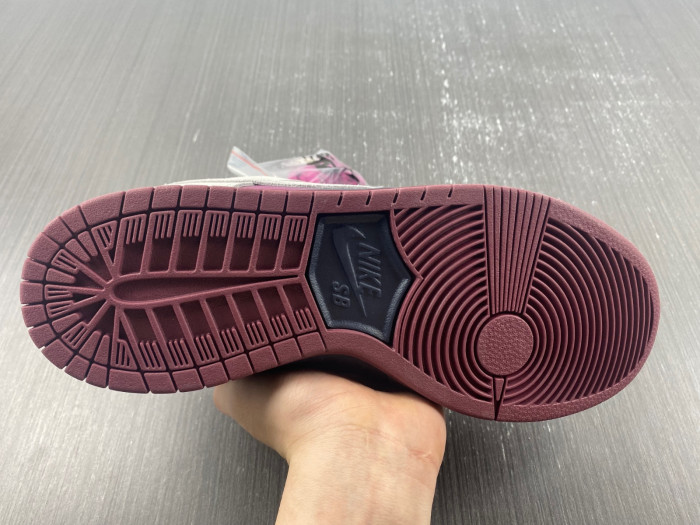 nike sb dunk low atmosphere grey true berry bq6817-001