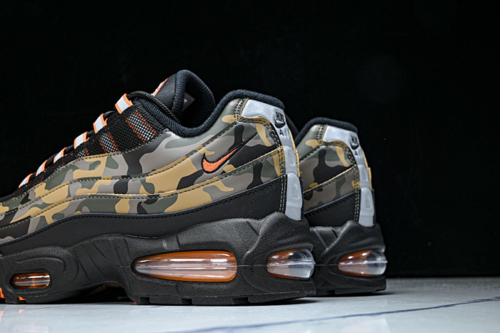 Nike Air Max 95 OG “Green Camo” HQ1973-001