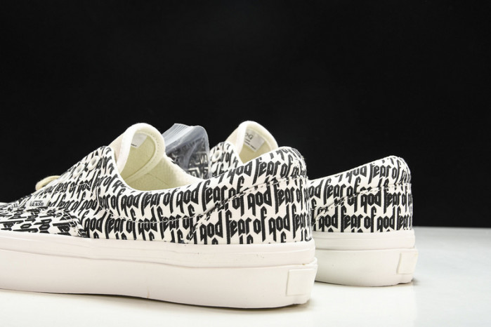 comme des garcons x authentic 