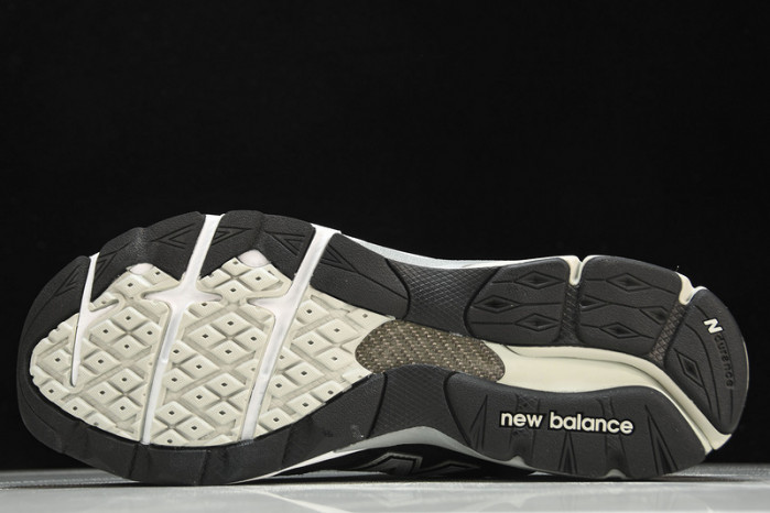 new Ba1an*e 990v3 black white m990bs3