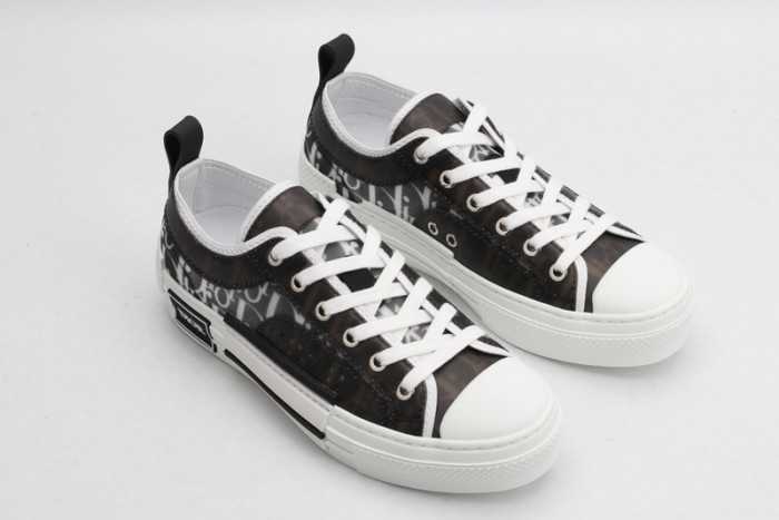 dr b23 homme kaws low-top sneaker