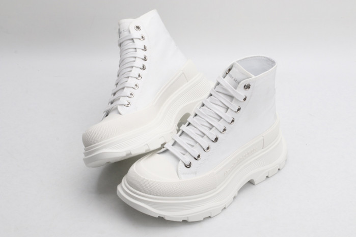 alex mcqu sneakers