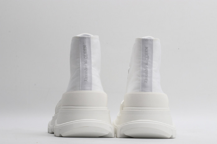 alex mcqu sneakers