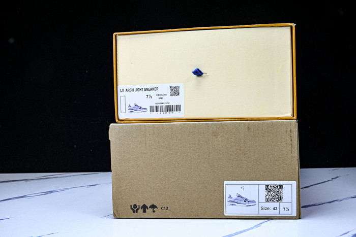 LOVT SNEAKER lv-536