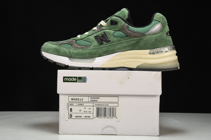 new Ba1an*e 992 jjjjound green m992jj