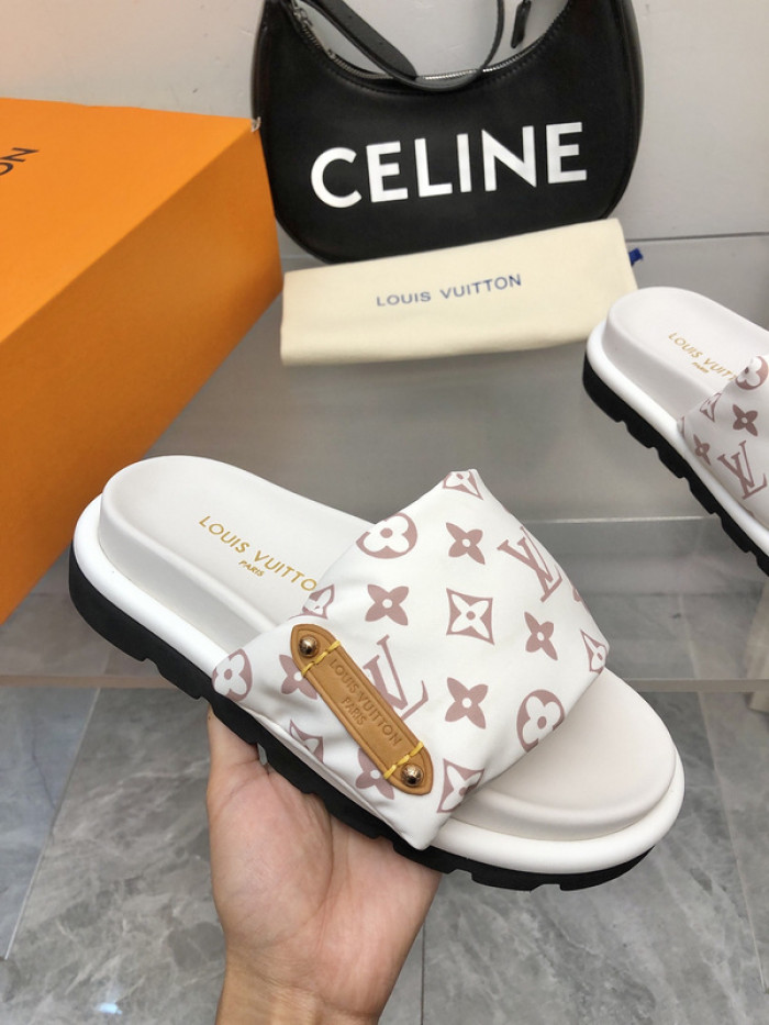 lovt sandal