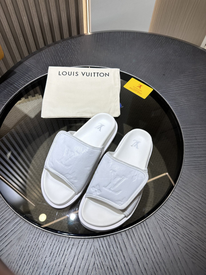 lovt sandal
