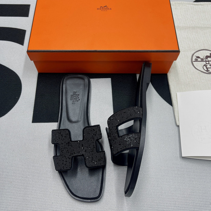 her slides 2306099