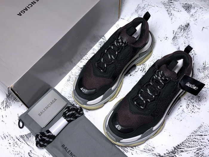 bl 17fw triple s sneaker dad shoe cream h903p017