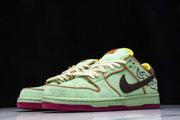 Dunk Low SB 