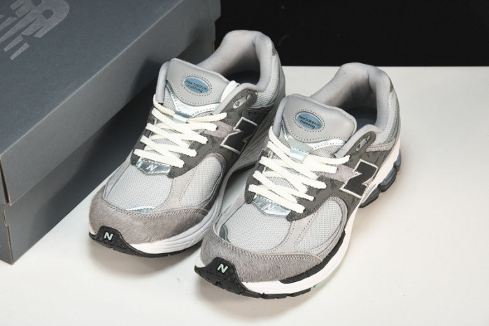 new Ba1an*e 2002r atmos grey rat m2002rat