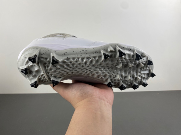 (SOCCER CLEATS) Jordan 4 Retro TD Cleat White Cement HQ0207-106